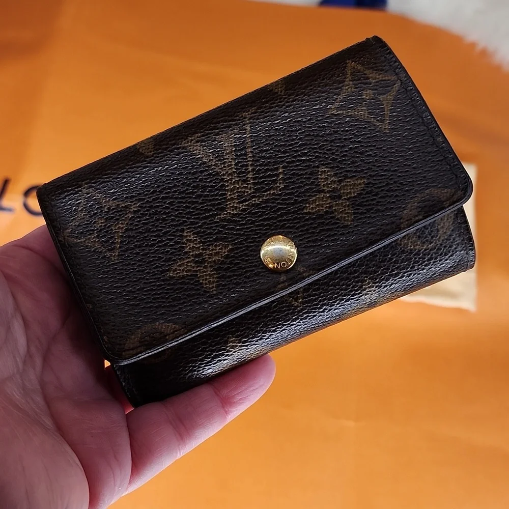 LOUIS VUITTON LV MULTICLES 6 MONOGRAM KEY HOLDER WALLET - Picture 4 of 14